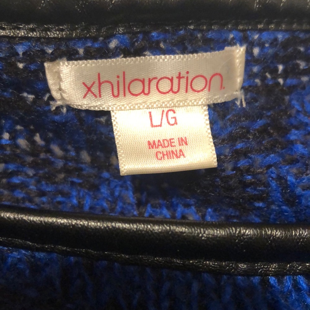 Blue Aztec sweater - Picture 6 of 8